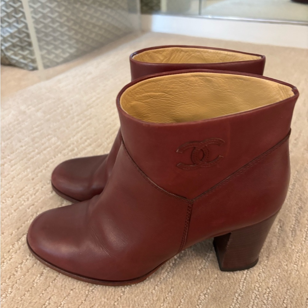 CHANEL Burgundy Leather Ankle Boots